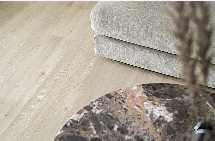 Trägolv och vinylklick