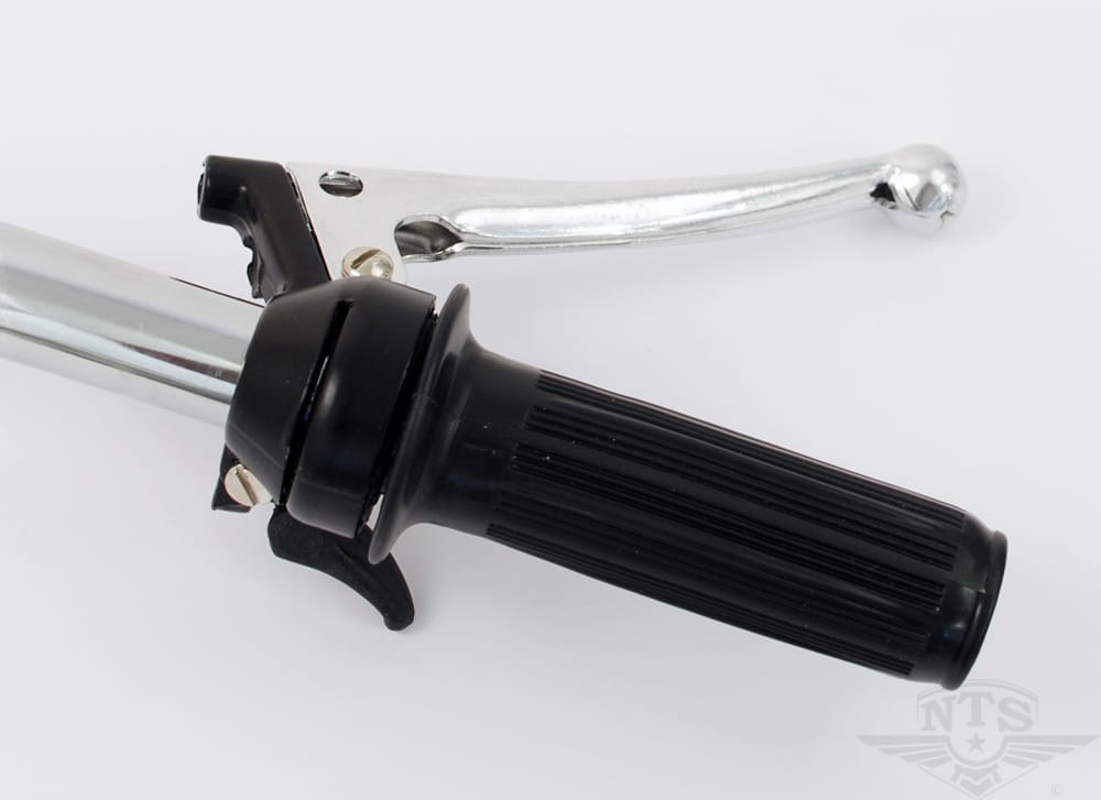 Gashandtag komplett svart/svart med choke/pys-spak. Arm pressad aluminium med kula.