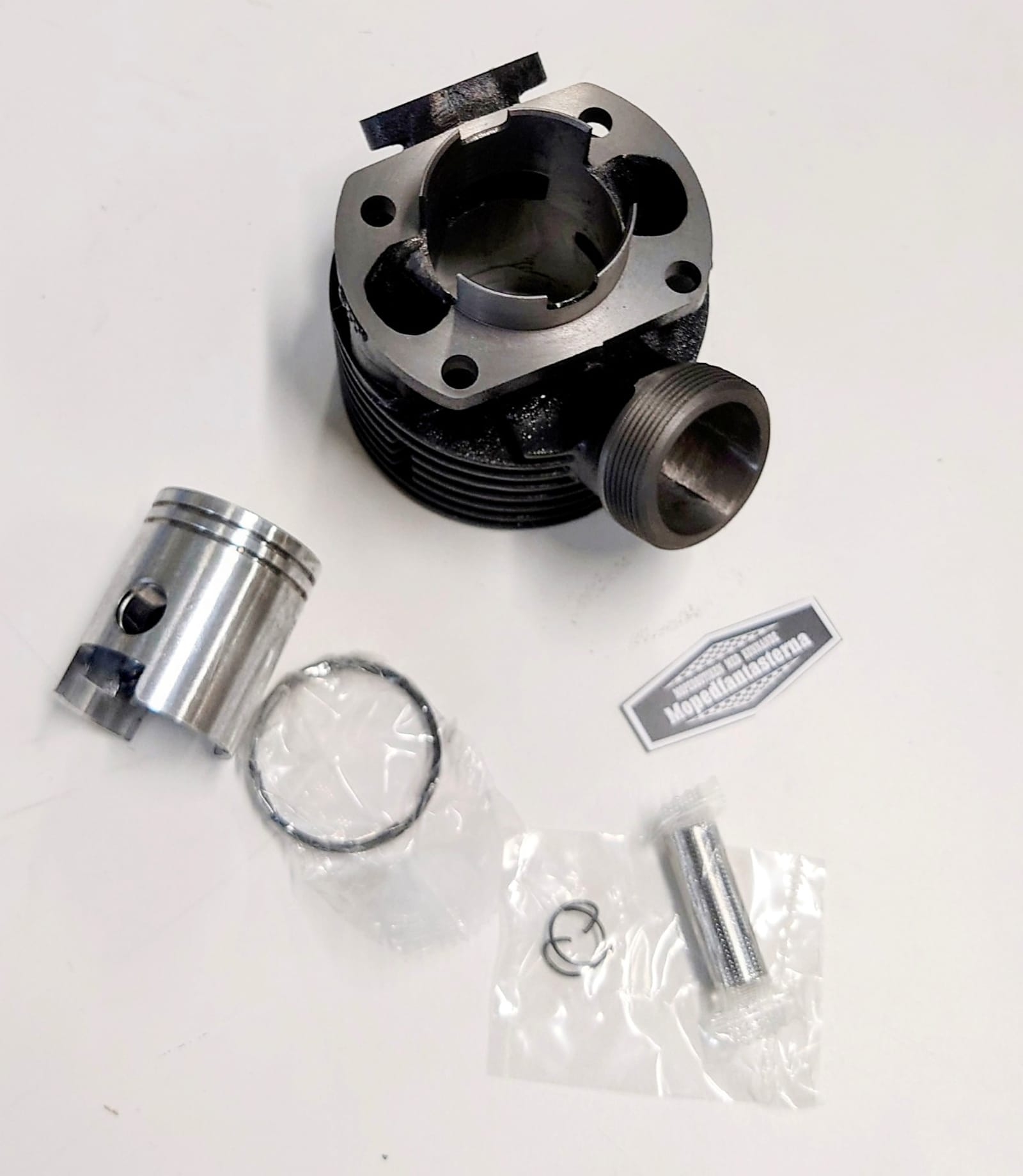 Portad fläktkyld Sachs 60cc cylinder. Med 41mm kolv. Ø=86mm.