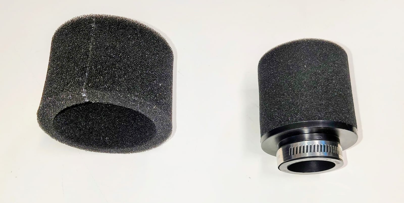 Luftfilter, universal, rak anslutning 35mm. Svart skumfilter.