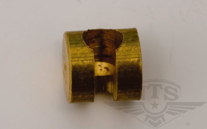 Hålnippel / klyvnippel, diameter 6mm, längd 9mm.