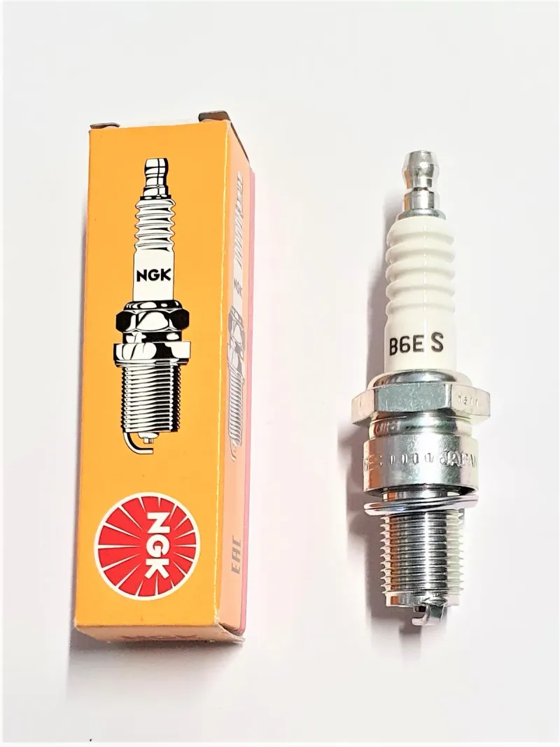 Tändstift NGK B6ES. (Lång gänga)