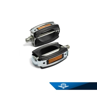 Pedalset universal och Puch, 9/16". Säljs parvis.