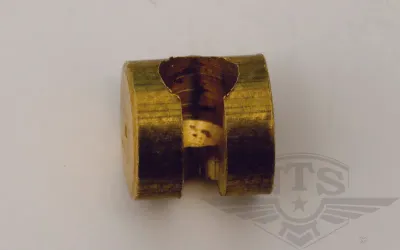 Hålnippel / klyvnippel, diameter 6mm, längd 9mm.