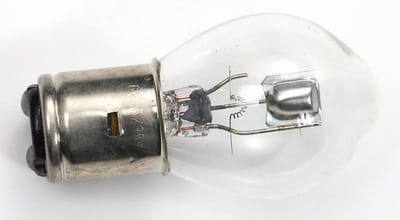 Glödlampa (BA20D) 6 volt, 25/25 watt, säljs styckvis.