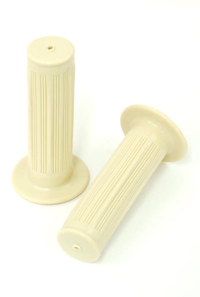 Gummihandtag elfenbenvit. Diameter 21/23mm, (22/24) längd 100mm. NTS-240/KE.