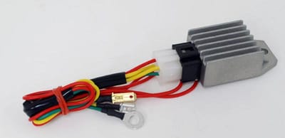 Voltregulator 6 volt, universal. Med kabelsats.